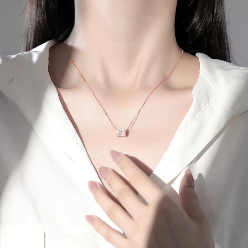 Cylinder Shape Diamond-Set Necklace